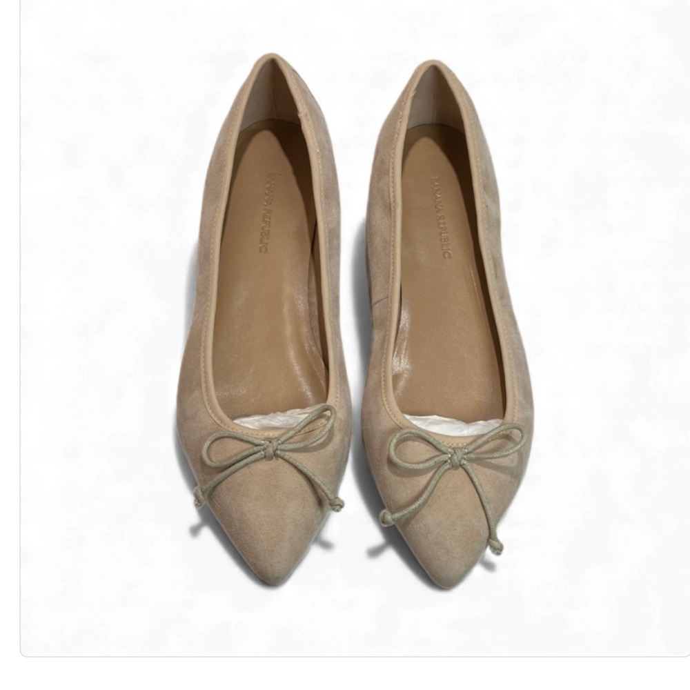 Banana Republic Nude Pointed Toe Flats